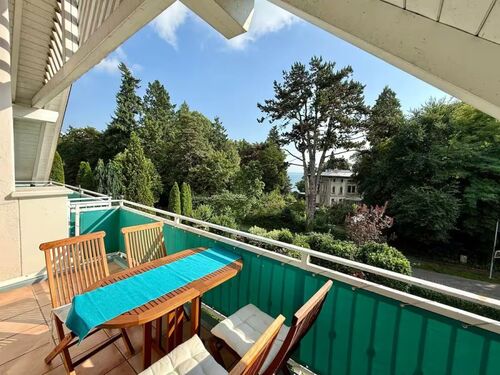 Süd Balkon - Stilvolle 3-Zimmer-Dachgeschoss-Wohnung mit Seeblick (max. 7 Monate) — Privatvermietung