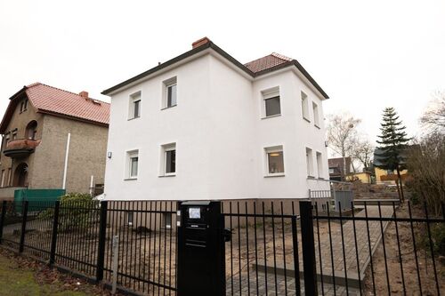 Haus vorne 1 - Provisionsfrei* Kernsaniertes Zweifamilienhaus (202425) * 900 m² Grundstück * teilbar * Neubau ohne Teilung möglich * Garage * Toplage Birkenwerder