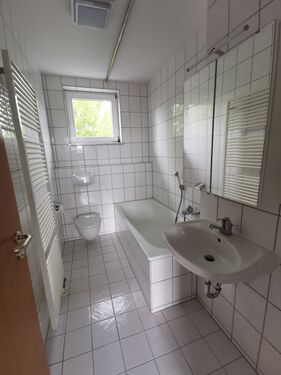 Bad - 1 Zimmer Dachgeschoßwohnung zum Kaufen in Neufahrn bei Freising