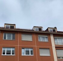 Neuwertige 3-Zimmer-DG-Wohnung mit Loggia und KFZ-Stellplatz Nbg-Schweinau - Nürnberg