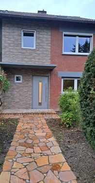 Haus - Provisionsfrei* Modernisiertes Reihenhaus mit 7 Zimmern, großem Garten & Garage in Bonn-Röttgen