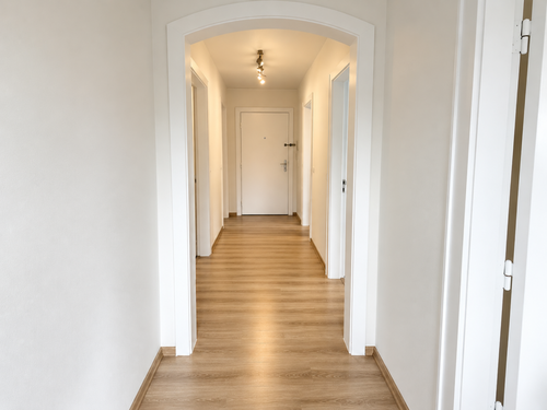Lichtdurchfluteter Flur - 3 Zimmer 3- Zimmerwohnung zum Kaufen in Hamburg