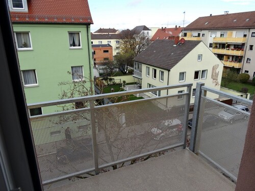 W5 Balkon zur Straße 1 - 