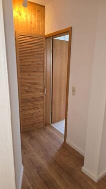 Zugang Bad und Abstellkammer - 2 Zimmer Dachgeschoßwohnung in Waldeck Hess