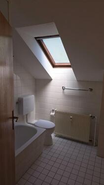 Badezimmer - Dachgeschoßwohnung mit 67,00 m&sup2; in Waldeck Hess zur Miete
