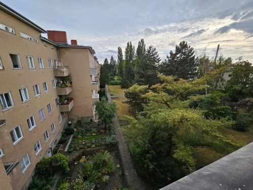 JGF_4892211 - Helles Zimme nahe dem S + U Bhf. Karl-Bonhoeffer-Nervenklinik in 3er WG - befristet für 3-12 Monate