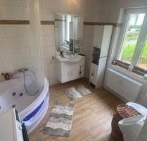 Neuwertig: originelle 3-Zi. Wohnung mit BruchsteinwandKaminWhirlpoolbadewanne u. grosse Terrasse - Rheinfelden