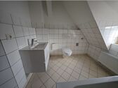 Bad 1b - Dachgeschoßwohnung mit 55,00 m&sup2; in Kahla zur Miete