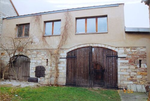 Atelierhaus-Hof-im Jahr 2000 - 