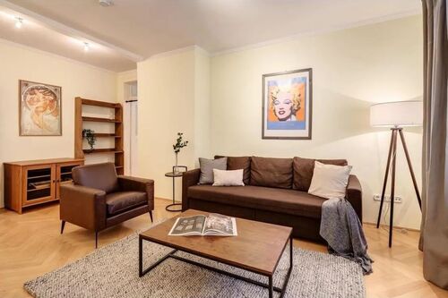300 - 2.5 Zimmer Mietwohnung in Mannheim
