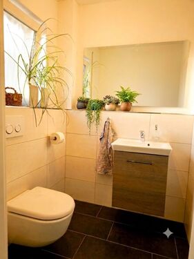 Gäste-WC 3 - 5 Zimmer Doppelhaushälfte in Regenstauf