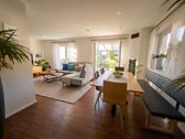Wohn- und Esszimmer mit Obstschale NEU - 