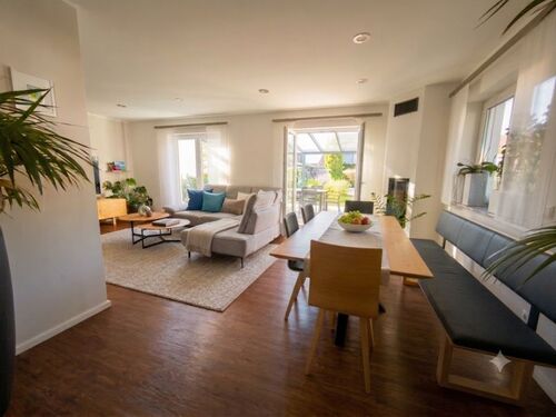 Wohn- und Esszimmer mit Obstschale NEU - 