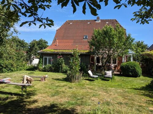 Haus Rückseite Westen - 6 Zimmer Einfamilienhaus zum Kaufen in Wyk auf Föhr