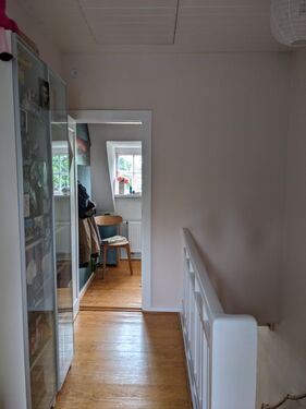 Treppenflur OG zum Osten Richtung Zimmer 3 - 