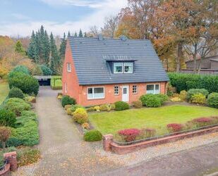 Provisionsfrei* Großzügiges familienfreundliches Zweifamilienhaus mit großem Garten in zentraler Lage in Fockbek