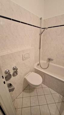 Badezimmer - 1- Zimmerwohnung mit 29,60 m&sup2; in München zum Kaufen