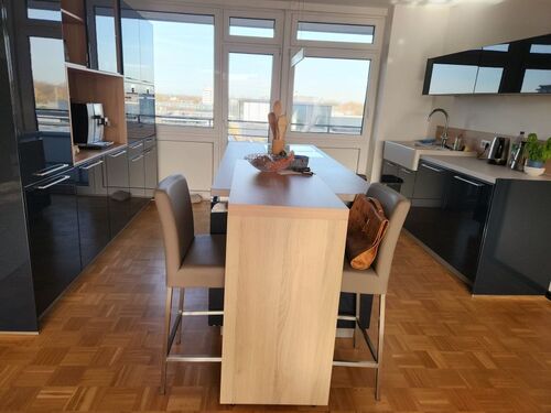 Kochinsel mit erweiterbarer Sitzgelegenheit - 