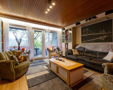 Wohnzimmer_1 - Kopie - 4 Zimmer Etagenwohnung zur Miete in Lüdenscheid