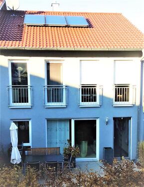 Süd - Provisionsfrei* Neuw. 5,5 Zi-DHH 163m² inkl.Garage*EBK*Solar*GLASFASER*Kamin*voll unterkellert*