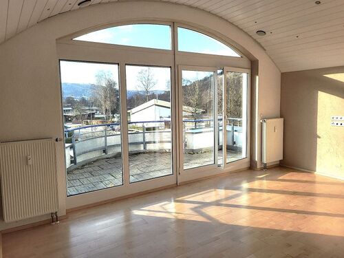 Wohnzimmer-Teilansicht - Provisionsfrei* LUXUSPUR 5-Zi. auf 147m² Penthousefeeling üb. ganze Dachg. & UG 17m² Büroraum