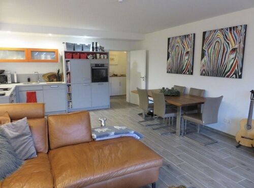 IMG_5213 - Moderne 2,5-Zimmer-Wohnung mit großem Balkon & Abendsonne - Düsseldorf-Unterbach