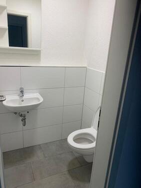 9E0027FD-2635-454E-A8D7-4ABAEDF67F31 - 