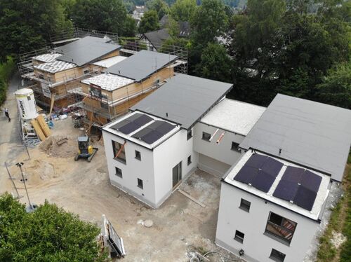 Vogelperspektive - Neubau KFW40 Häuser 156m² zur Miete - Oberbantenberg, Wiehl