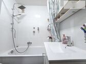 Badezimmer 2 - 3- Zimmerwohnung mit 78,45 m&sup2; in Obertshausen zum Kaufen