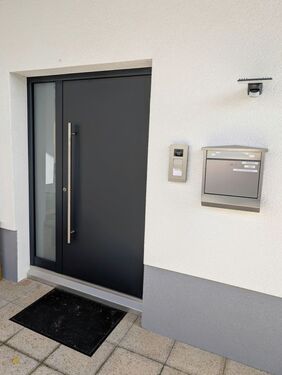 Haustür - 8 Zimmer Einfamilienhaus zum Kaufen in Wachenheim