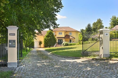 Einfahrt - 7 Zimmer Einfamilienhaus in Poppenhausen