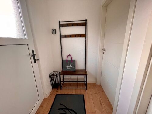 Garderobe - heller Eingangsbereich - 