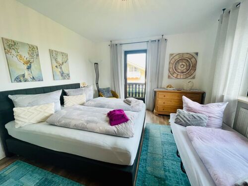 Schlafzimmer 1 mit Zustellbett - 