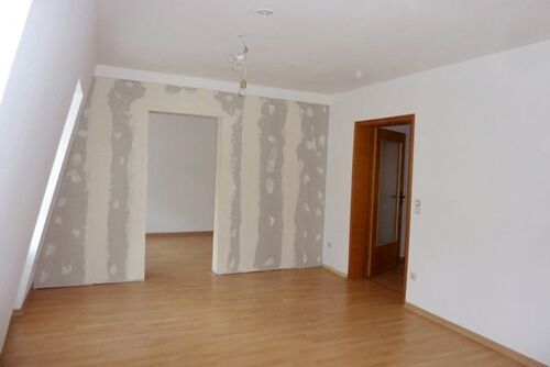 Trennwand SZ - 2 Zimmer Dachgeschoßwohnung in Schwabach