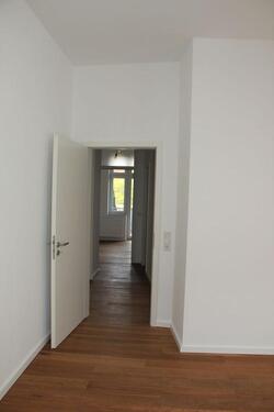 Diele - 2- Zimmerwohnung mit 72,00 m&sup2; in Düsseldorf zur Miete
