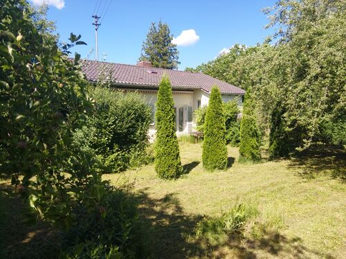 Blick vom herrlich großen Garten zum Haus Terrasse - Provisionsfrei* Baugrundstück mit Abrisshaus in einen der schönsten Ecken von Rosenheim