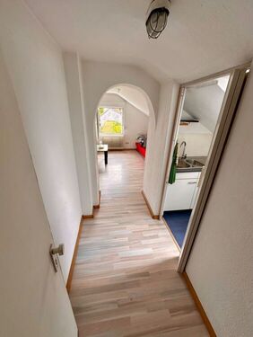 IMG_4176 - 1 Zimmer Wohnung mit kleiner Küche und privatem Bad m. Badewanne im EG