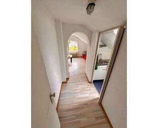 1 Zimmer Wohnung mit kleiner Küche und privatem Bad m. Badewanne im EG - Rheinfelden