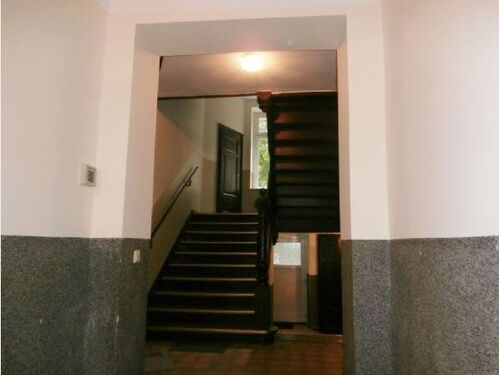 Treppenhaus2 - 2 Zimmer Etagenwohnung zum Kaufen in Leipzig