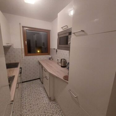 b4b5a987-2c38-4f4f-8246-f2e565789363 - 