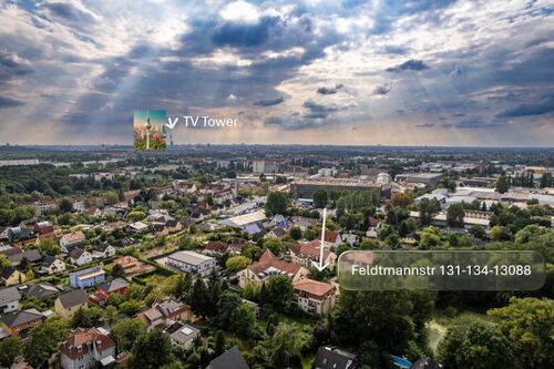 In the heart of green but not far from City Centre_TVTowerbeschriftet - 