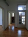 Flur mit Blick zu Treppenhaus und Küche/WC - 2 Zimmer Etagenwohnung in Reutlingen