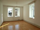 Wohnen - Schöne, helle + warme 2-Raumwohnung mit Balkon bei TZ-Hausmeisterjob günstiger