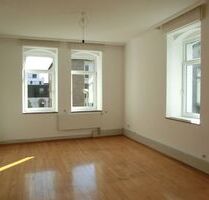 Schöne, helle + warme 2-Raumwohnung mit Balkon bei TZ-Hausmeisterjob günstiger - Reutlingen
