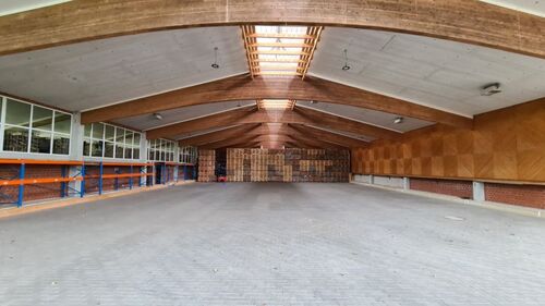 Reithalle mit Blick auf Aufenthalträume - 