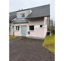 schöne Doppelhaushälfte in Ottweiler mit sonnigem Grundstück in Südlage