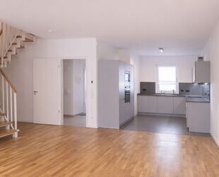 Provisionsfrei* Helles Zuhause mit Gartenidylle & Stellplatz - perfekt für Familien - Berlin