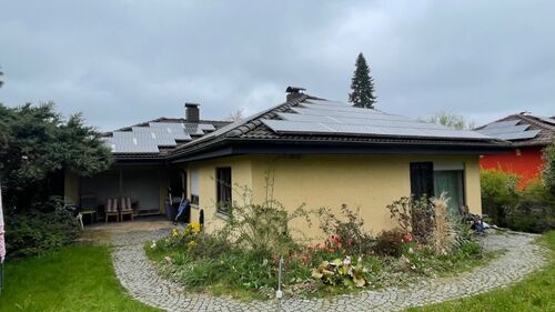 IMG_1631 - Provisionsfrei* Provisonsfrei zu verkaufen. Einfamilienhaus mit Einliegerwohnung. Auch interessant für Bauträger und Investoren. Es liegt die Zusage für den Bau eines 4-Familienhaus vom Landratsamt vo