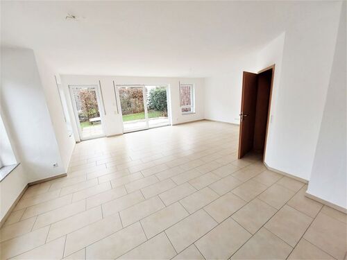 02 Ess-Wohnbereich - 5.5 Zimmer Doppelhaushälfte in Aalen