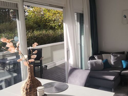Blick vom Esstisch ins Grüne - Erdgeschoßwohnung mit 50,00 m&sup2; in Düsseldorf zum Kaufen